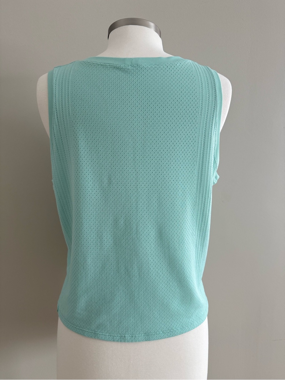 LULULEMON Train To Be Tank in Wild Mint (sz 8) - Picture 4 of 10
